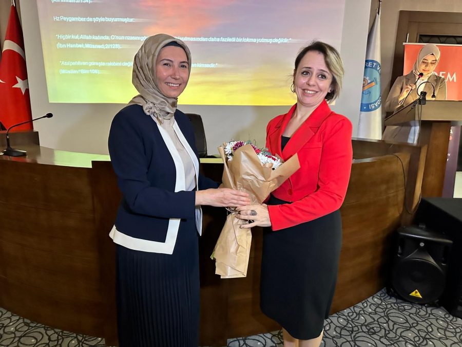 KADEM Hatay Temsilciliği kadına y&ouml;nelik şiddete karşı toplumsal farkındalık oluşturmak i&ccedil;in&rdquo; Israrlı Takip &ldquo;konusunun işlendiği eğitim semineri d&uuml;zenledi.