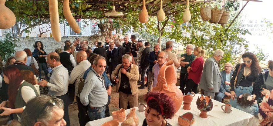 Toprağın Ateşle Dansı Sergisi Sanatseverle Buluştu