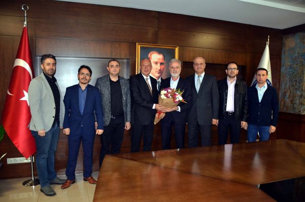 Akdeniz Eczacı Teknisyenleri Federasyonu Başkanı Cemal &Ccedil;elik ve Y&ouml;netimi İTSO Başkanı Yılmaz&rsquo;a Hayırlı Olsun Ziyaretinde Bulundu