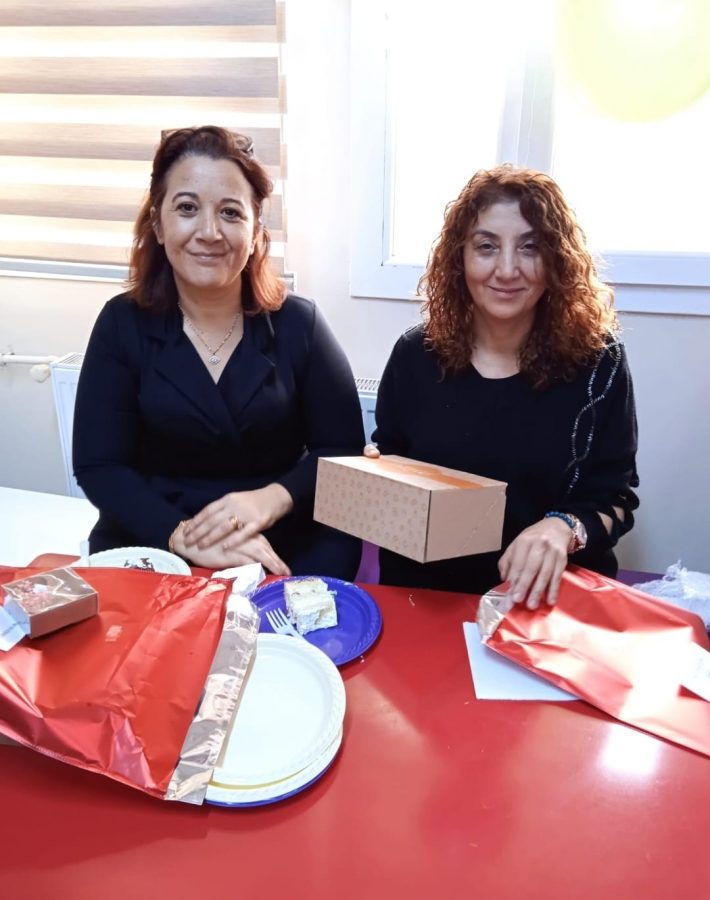 BELEN GAZİ ABDURRAHMAN PAŞA İLKOKULU&#8217;NDA ÖĞRETMENLER GÜNÜ&#8217;NE RENKLİ KUTLAMA