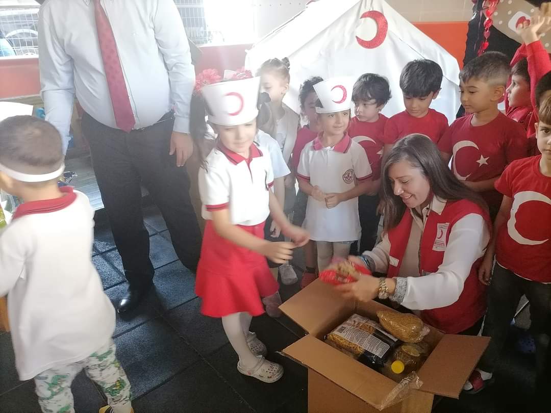 MİTHATPAŞA&#8217;NIN MİNİKLERİ GÖZ BEBEĞİMİZ KIZILAY İLE TANIŞTI