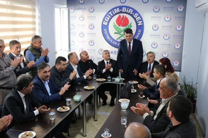 AK PARTİ HEYETİNDEN EĞİTİM BİR SEN’E HAYIRLI OLSUN ZİYARETİ