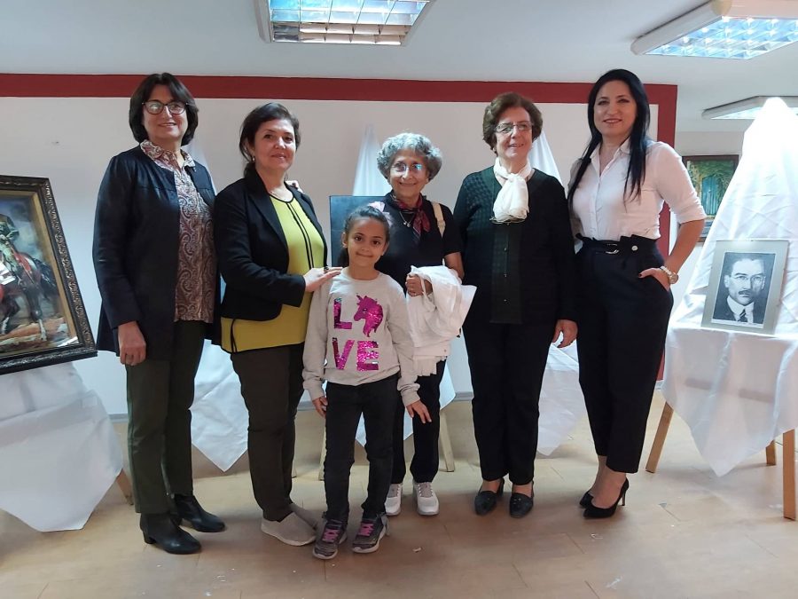 Rengarenk Sanat Evi, 80 eserlik bir sergi açtı