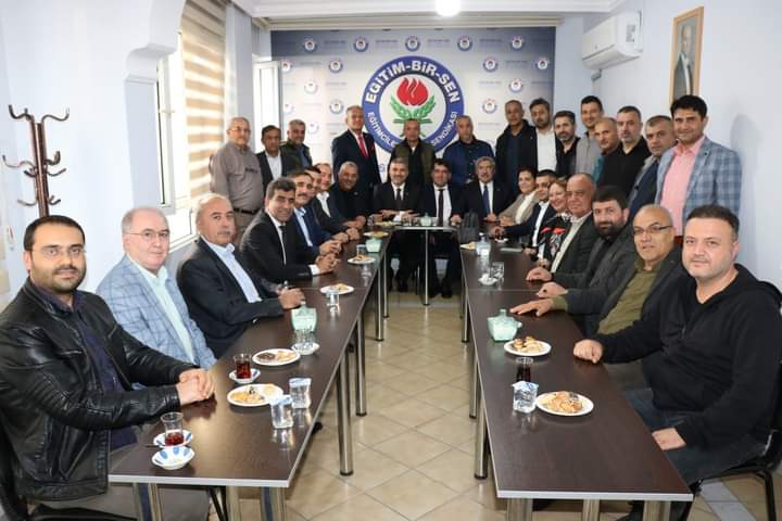 AK PARTİ HEYETİNDEN EĞİTİM BİR SEN’E HAYIRLI OLSUN ZİYARETİ