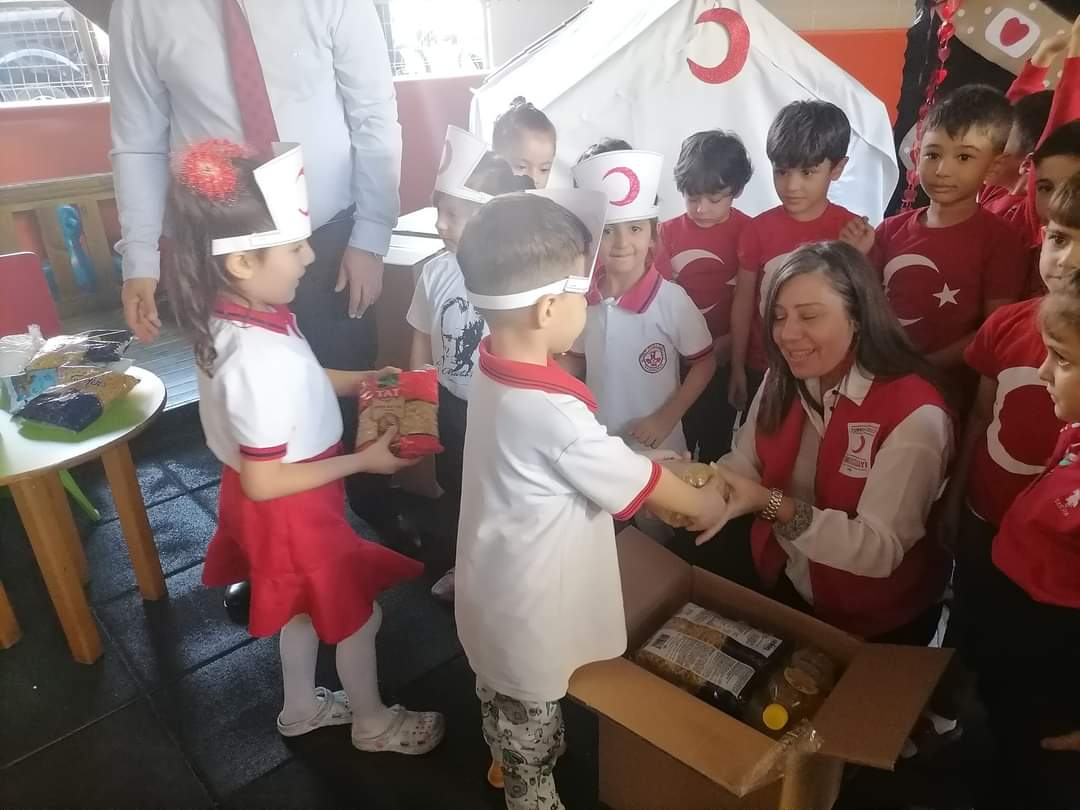 MİTHATPAŞA&#8217;NIN MİNİKLERİ GÖZ BEBEĞİMİZ KIZILAY İLE TANIŞTI