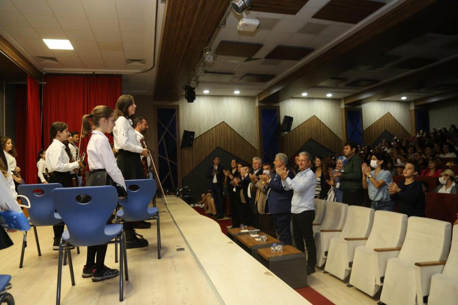 PROF. DR. ÜSTÜN DÖKMEN YÜKSELİŞ KOLEJİNDE!