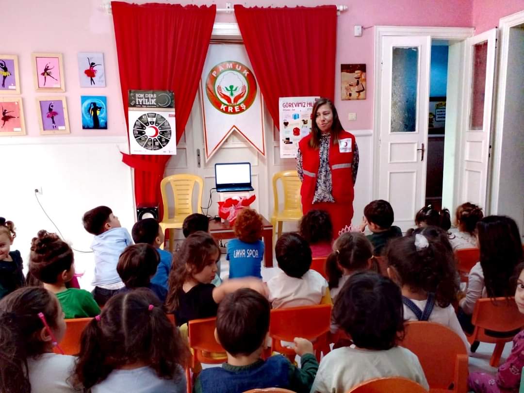 PAMUK KREŞ MİNİKLERİNİN KIZILAY SEVİNCİ