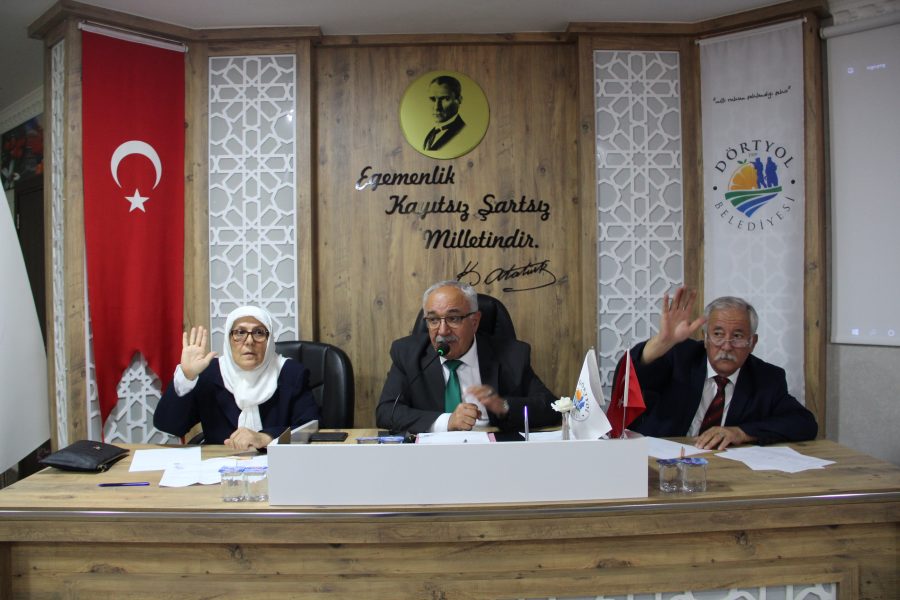 D&Ouml;RTYOL BELEDİYE MECLİSİ 2021 YILI 10. MECLİS BİRLEŞİMİNİ YAPTI ESKİ HAL İ&Ccedil;ERİSİNDEKİ KAMU YARARI ŞERHİNİN KALDIRILMASI TARTIŞMALARA NEDEN OLDU