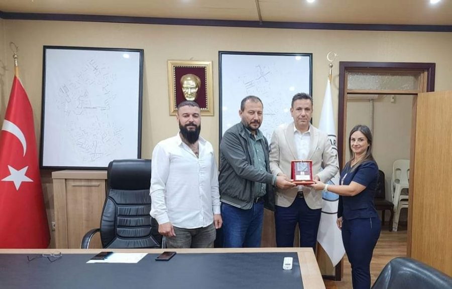 KIZILAYDAN ARSUZ BELEDİYESİ BAŞKAN VEKİLİ &Uuml;ST&Uuml;N’E TEŞEKK&Uuml;R ZİYARETİ