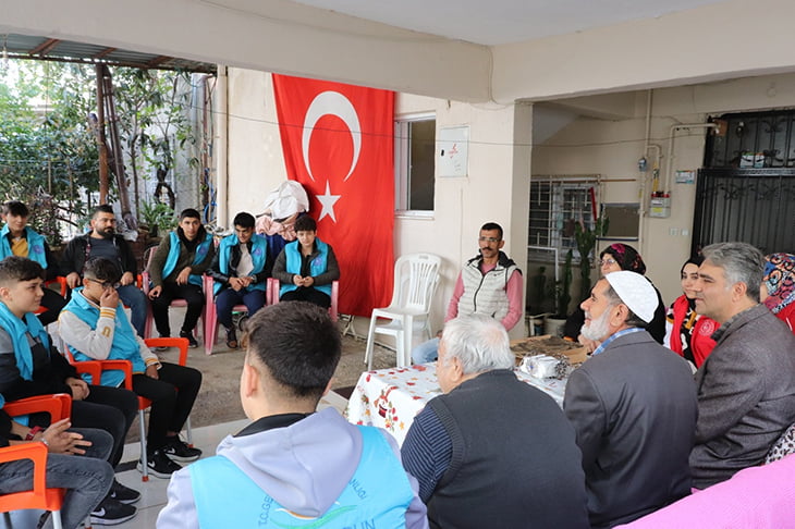 KALPLERDE İZ BIRAKAN &ldquo;GEN&Ccedil;LERİN SAYGI N&Ouml;BETİ&rdquo; PROJESİNE FERHAT GEDİK&rsquo;İN AİLE ZİYARETİ İLE YENİDEN BAŞLANDI!