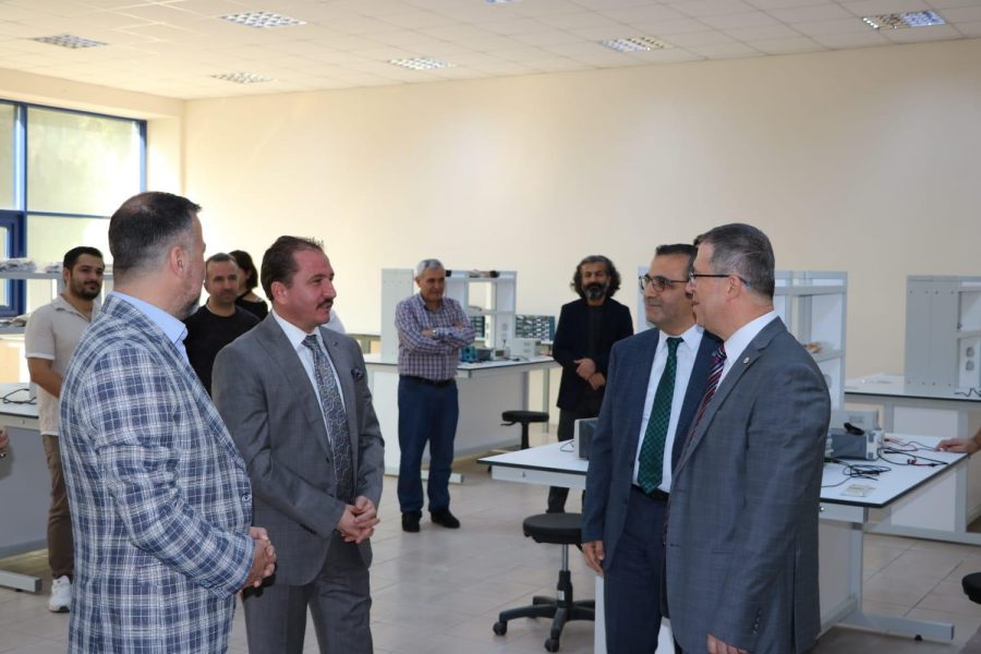 HATBORU EĞİTİME DESTEĞİNİ S&Uuml;RD&Uuml;R&Uuml;YOR