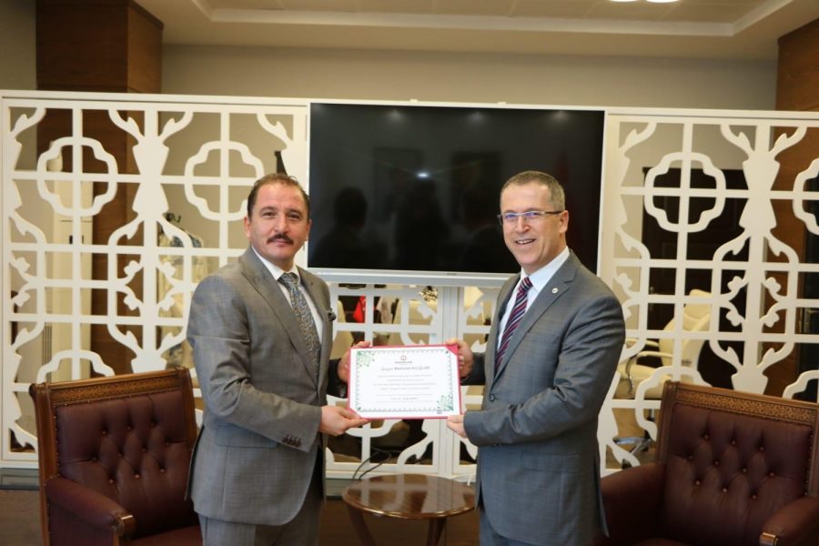 HATBORU EĞİTİME DESTEĞİNİ S&Uuml;RD&Uuml;R&Uuml;YOR