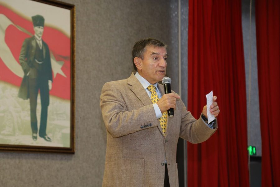 PROF. DR. ÜSTÜN DÖKMEN YÜKSELİŞ KOLEJİNDE!