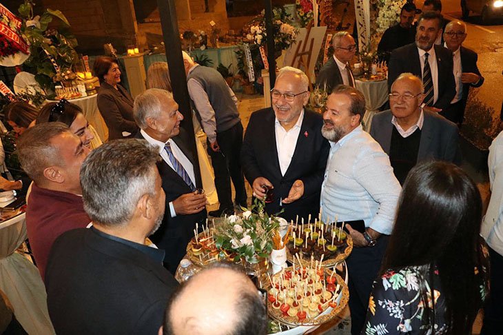 PSİKOLOG EZGİ YAYLA KLİNİĞİNİ A&Ccedil;TI