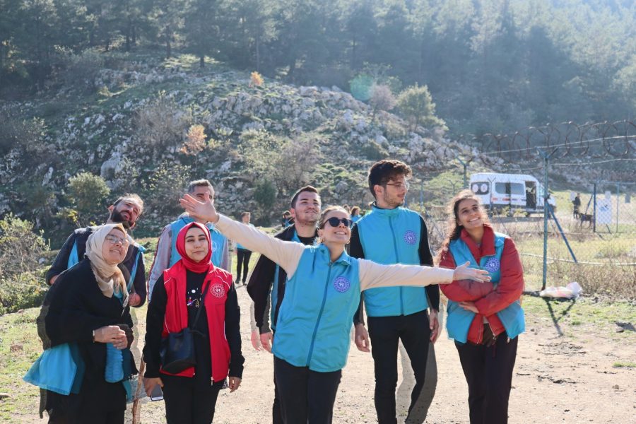 İskenderun Gen&ccedil;lik Merkezi 24 Kasım &Ouml;ğretmenler G&uuml;n&uuml;ne &Ouml;zel &Ouml;mer Bilgin Anısına Doğa Y&uuml;r&uuml;y&uuml;ş&uuml; Ger&ccedil;ekleştirdi