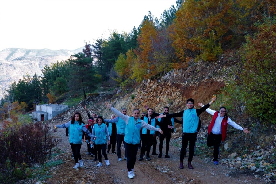 İskenderun Gen&ccedil;lik Merkezi 24 Kasım &Ouml;ğretmenler G&uuml;n&uuml;ne &Ouml;zel &Ouml;mer Bilgin Anısına Doğa Y&uuml;r&uuml;y&uuml;ş&uuml; Ger&ccedil;ekleştirdi