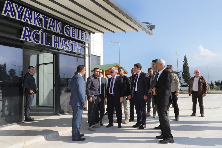 VALİ DOĞAN ARSUZ DEVLET HASTANESİNİ GEZDİ, DEVAM EDEN &Ccedil;ALIŞMALARI İNCELEDİ