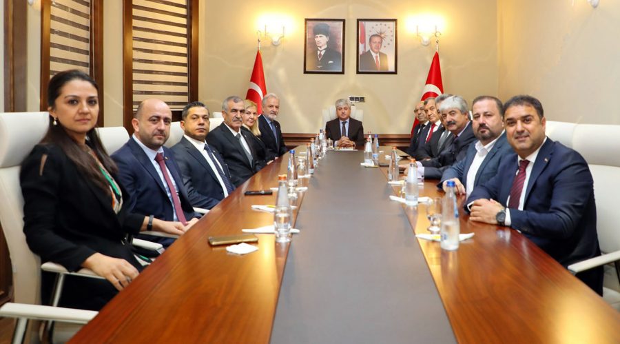 VALİ DOĞAN, İTSO HEYETİNİ MAKAMINDA KABUL ETTİ