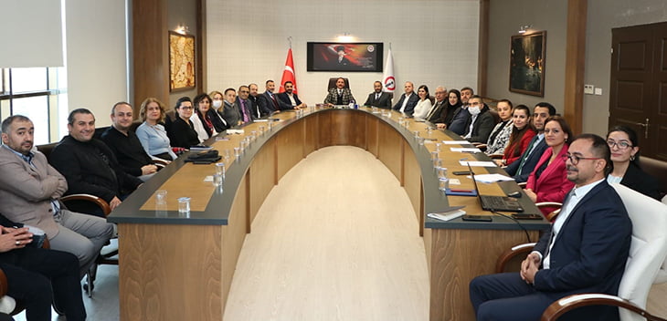 SAĞLIK &Ccedil;ALIŞANLARI İLE AKADEMİSYENLER EL ELE