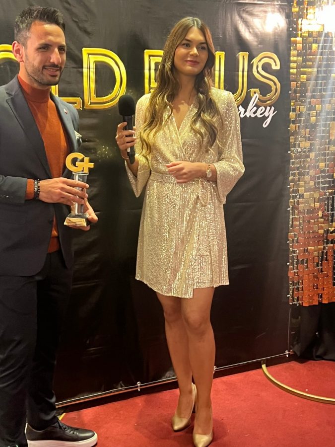 Hataylı Gen&ccedil; ve &Uuml;nl&uuml; iş Adamı Burak Aky&uuml;rek’e Anlamlı &Ouml;d&uuml;l