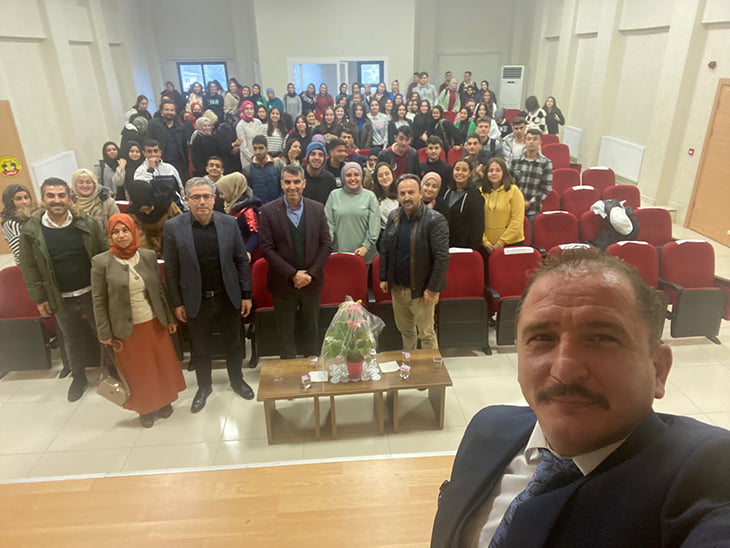 Rekt&ouml;r depci, belen&rsquo;de &ouml;ğrencilerle buluştu