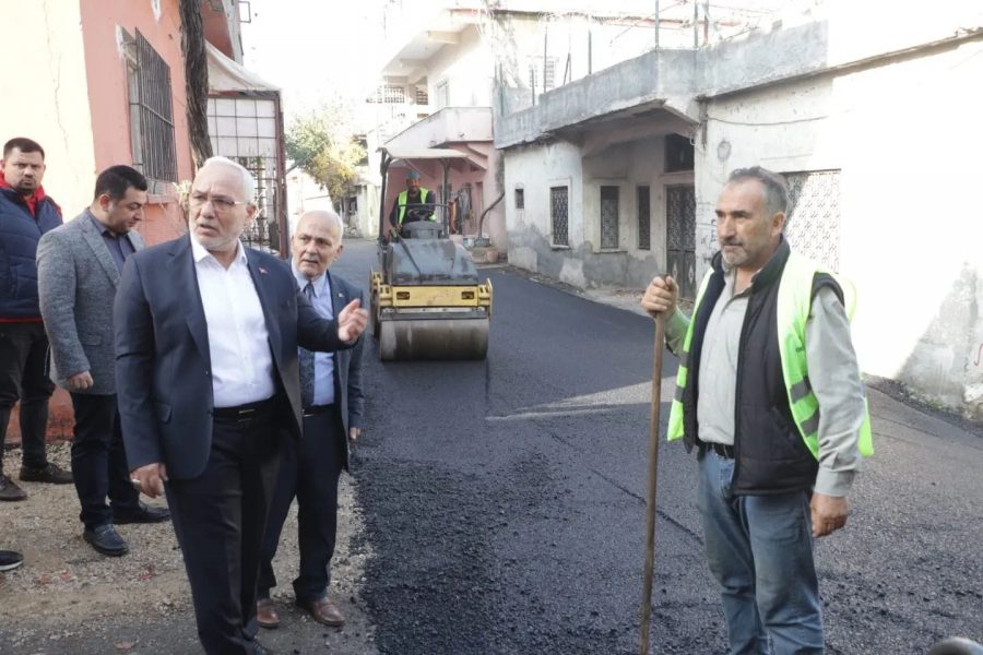 BAŞKAN TOSYALI ASFALT ÇALIŞMALARINI YERİNDE İNCELEDİ