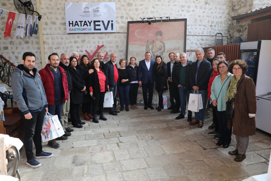 HATAY B&Uuml;Y&Uuml;KŞEHİR BELEDİYE BAŞKANI L&Uuml;TF&Uuml; SAVAŞ PARLAMENTO MUHABİRLERİNİN SORULARINI YANITLADI