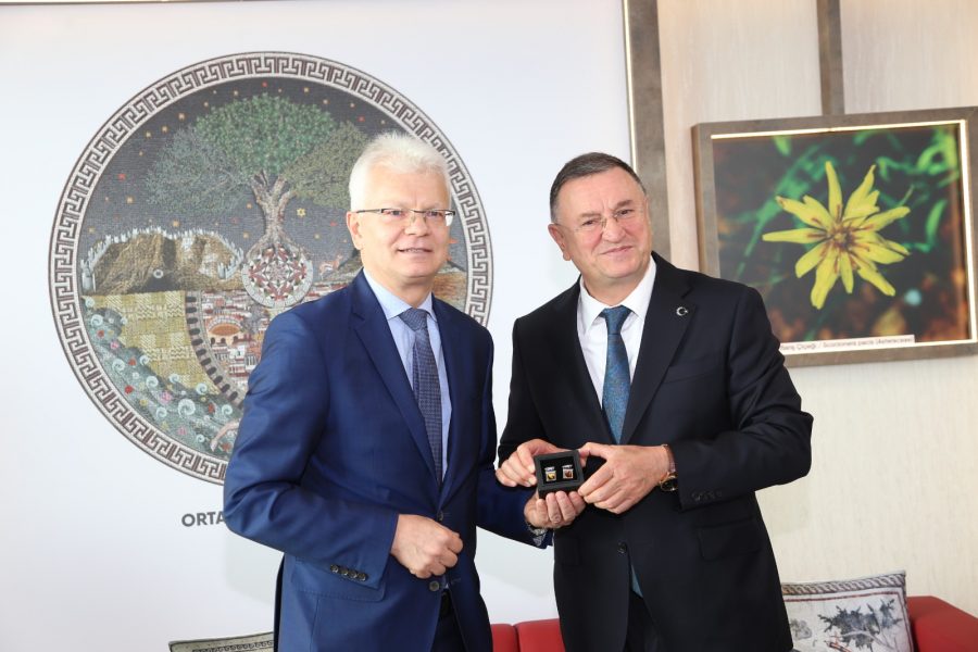 B&Uuml;Y&Uuml;KEL&Ccedil;İLERDEN BAŞKAN SAVAŞ’A ZİYARET