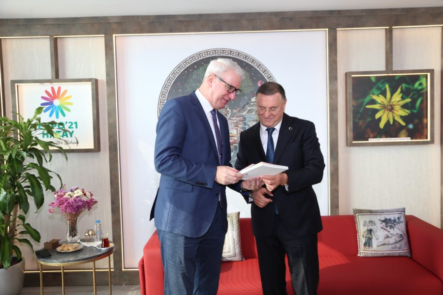 B&Uuml;Y&Uuml;KEL&Ccedil;İLERDEN BAŞKAN SAVAŞ’A ZİYARET