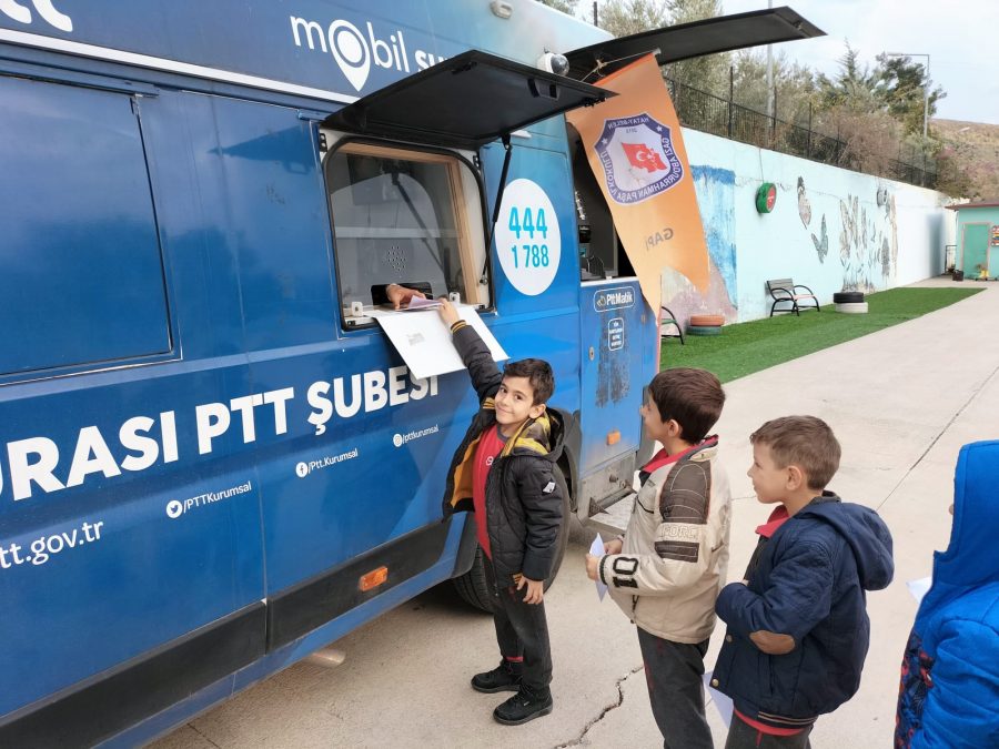 BELEN GAZİ ABDURRAHMAN PAŞA İLKOKULU &Ouml;ĞRENCİLERİ, KARTPOSTALLARI SEVDİKLERİNE G&Ouml;NDEREREK NOSTALJİK K&Uuml;LT&Uuml;R&Uuml; CANLANDIRDI