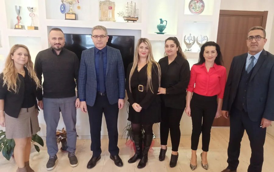 GAZİ ABDURRAHMAN PAŞA İLKOKULU YÖNETİCİLERİ VE OKUL AİLE BİRLİĞİ&#8217;NDEN, BELEN KAYMAKAMI MAHMUT SAMİ YILMAZ VE İLÇE MİLLİ EĞİTİM MÜDÜRÜ ERDAL AYVAZOĞLU&#8217;NA ZİYARET