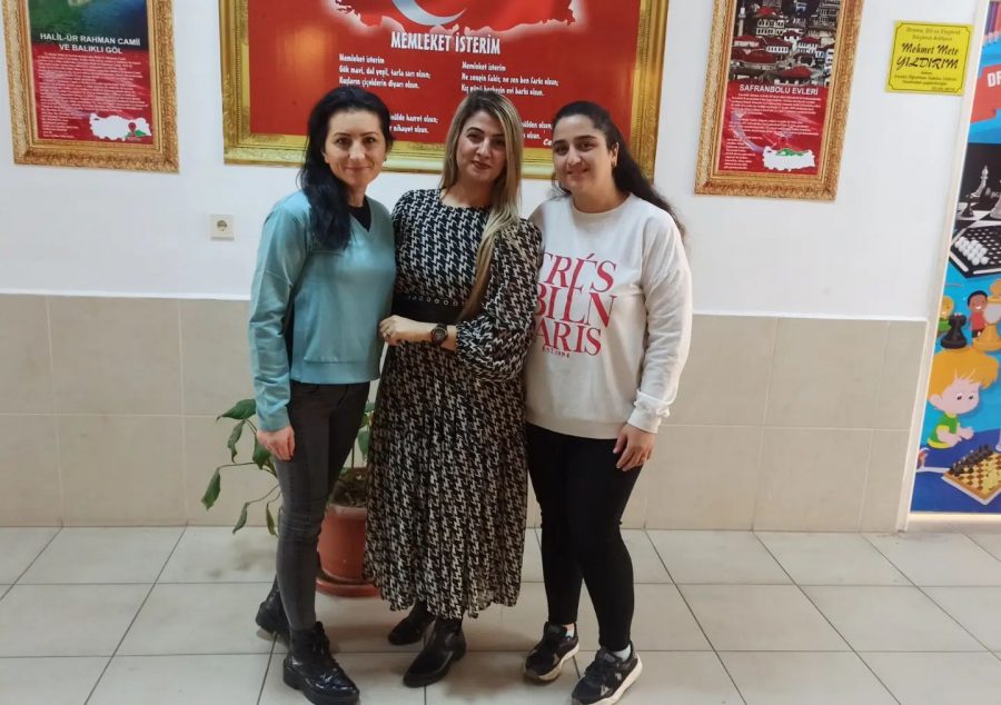 KOLEJ GİBİ DEVLET OKULU &#8216;BELEN GAZİ ABDURRAHMAN PAŞA İLKOKULU&#8217;NA &#8220;YILIN YENİLİKÇİ EĞİTİM MARKASI&#8221; ÖDÜLÜ
