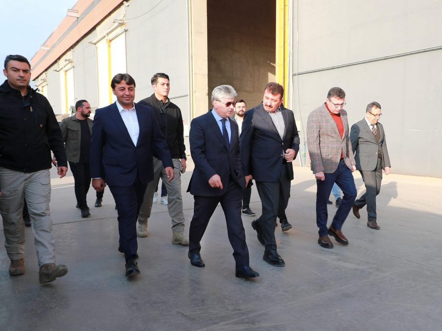 HATAY VALİSİ RAHMİ DOĞAN, BAŞARILI İŞ İNSANI MEHMET D&Ouml;NMEZ’İN &Ouml;ZERLİ ANTREPOLARINI ZİYARET ETTİ