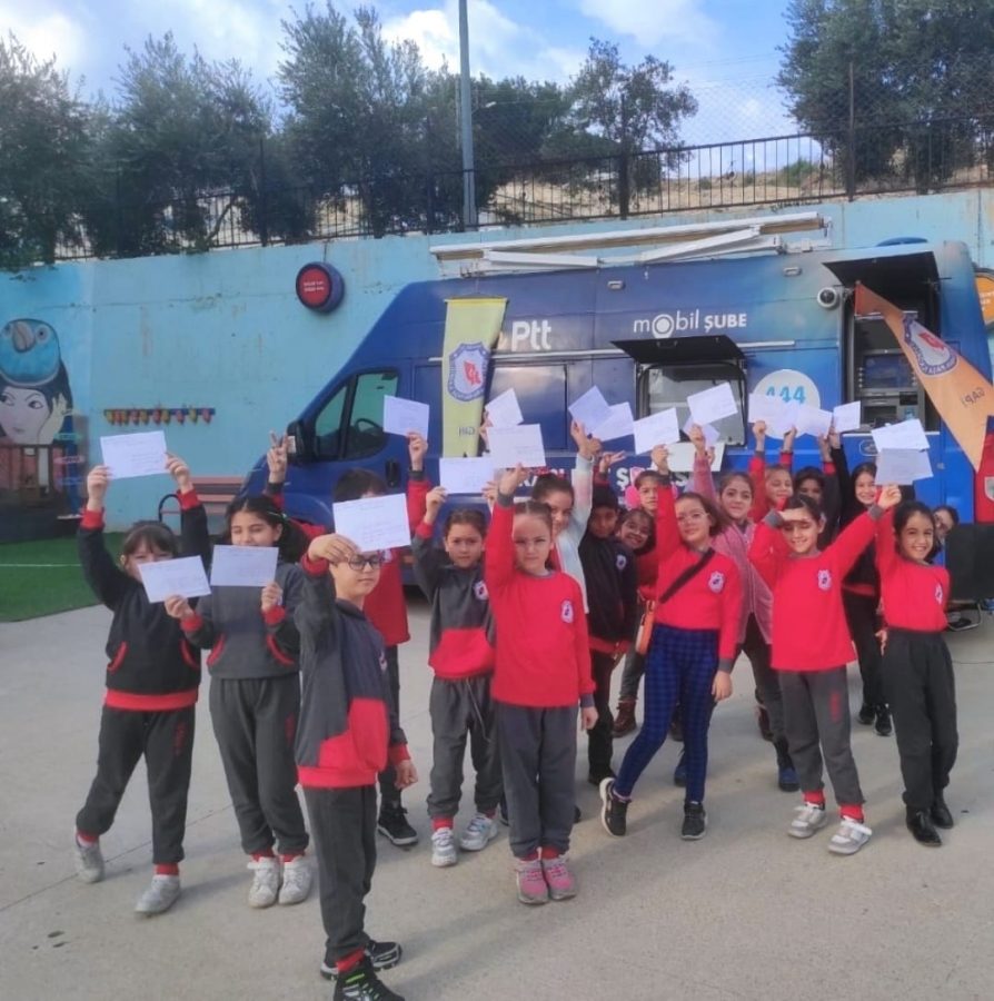 BELEN GAZİ ABDURRAHMAN PAŞA İLKOKULU &Ouml;ĞRENCİLERİ, KARTPOSTALLARI SEVDİKLERİNE G&Ouml;NDEREREK NOSTALJİK K&Uuml;LT&Uuml;R&Uuml; CANLANDIRDI