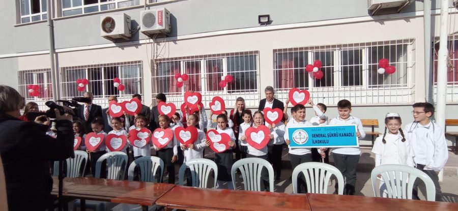 İSKENDERUN&#8217;DAKİ OKULLARDA KAN BAĞIŞI KAMPANYASINA YOĞUN İLGİ