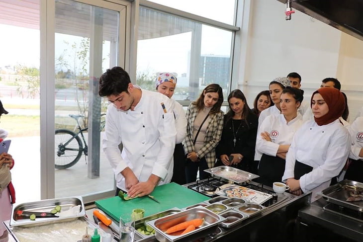 İSTE&rsquo;DE GASTRONOMİ S&Ouml;YLEŞİSİ VE AT&Ouml;LYESİ