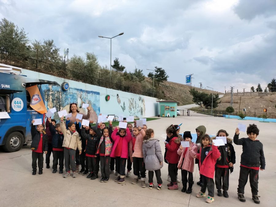 BELEN GAZİ ABDURRAHMAN PAŞA İLKOKULU &Ouml;ĞRENCİLERİ, KARTPOSTALLARI SEVDİKLERİNE G&Ouml;NDEREREK NOSTALJİK K&Uuml;LT&Uuml;R&Uuml; CANLANDIRDI