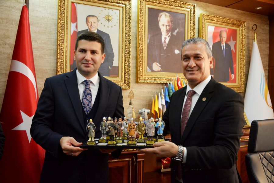 &Uuml;lk&uuml; Ocakları Eğitim ve K&uuml;lt&uuml;r Vakfı Genel Başkanı Ahmet Yiğit Yıldırım; &ldquo;&Uuml;lk&uuml;s&uuml;z İnsan &Ccedil;amurdan Farksızdır.&rdquo;