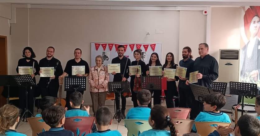 MUSTAFA YAZICI DEVLET KONSERVATUVARI İLKOKULLARDA MİNİ KONSERLER VERİYOR