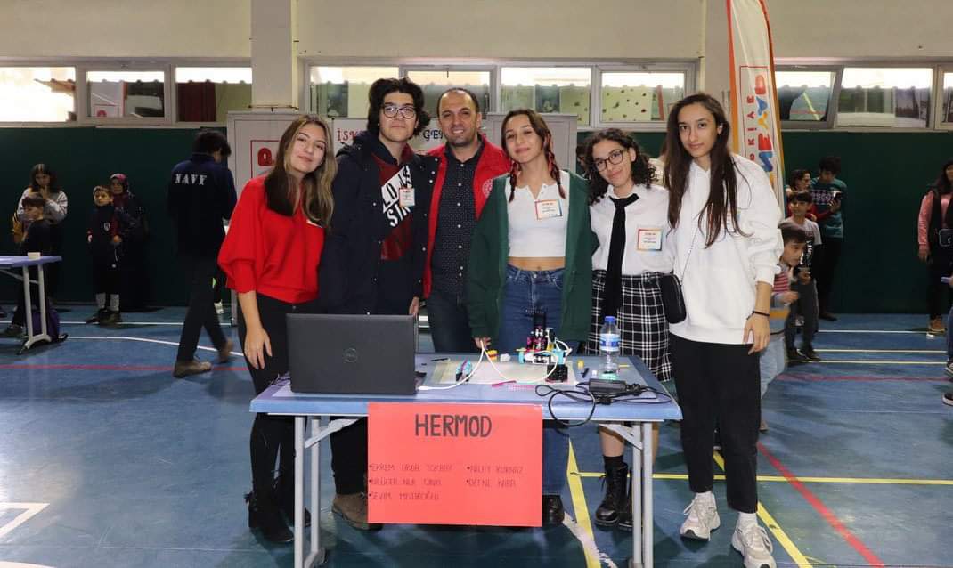 İSKENDERUN GENÇLİK MERKEZİ, DENEYAP TEKNOLOJİ ATÖLYELERİNE GÖZBEBEĞİ GİBİ BAKIYOR