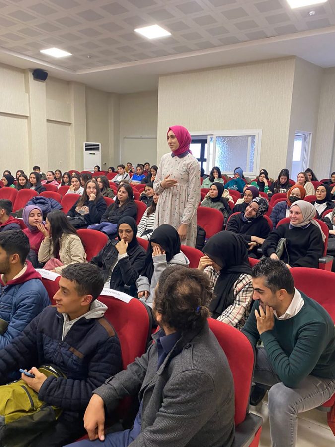 Rekt&ouml;r depci, belen&rsquo;de &ouml;ğrencilerle buluştu