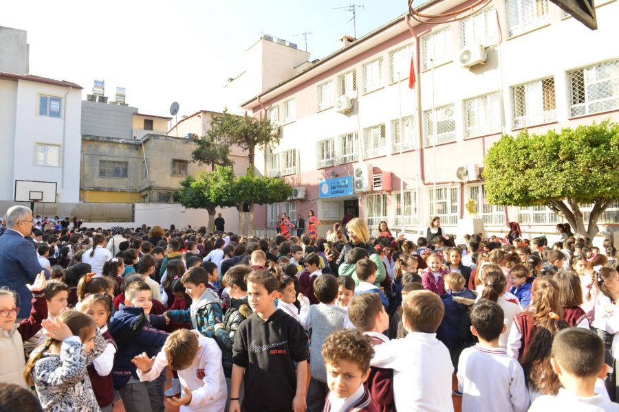 İSKENDERUN 5 TEMMUZ İLKOKULU’NDA Ş&Ouml;LEN HAVASINDA YERLİ MALI HAFTASI