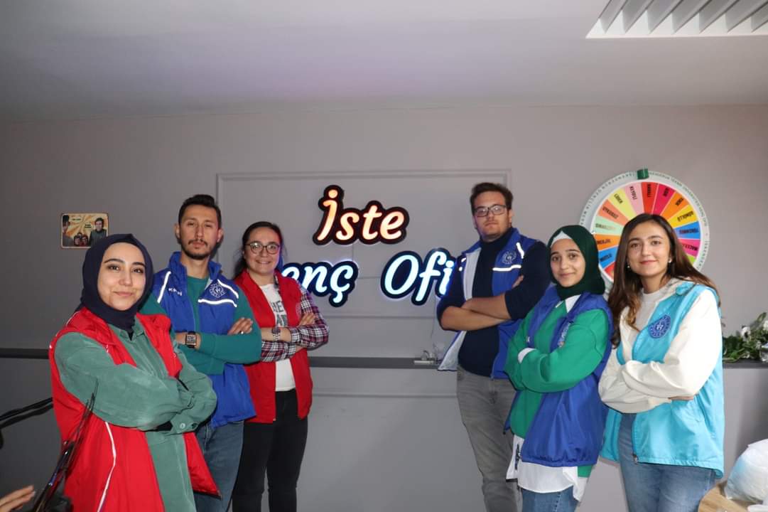 İSKENDERUN GEN&Ccedil;LİK MERKEZİ 5 ARALIK D&Uuml;NYA G&Ouml;N&Uuml;LL&Uuml;LER G&Uuml;N&Uuml;N&Uuml; GEN&Ccedil; G&Ouml;N&Uuml;LL&Uuml;LERİYLE KUTLADI!