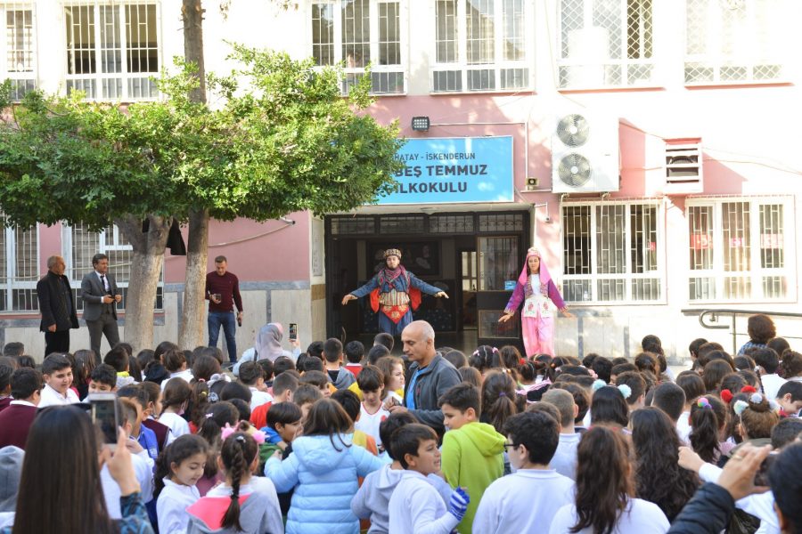 İSKENDERUN 5 TEMMUZ İLKOKULU’NDA Ş&Ouml;LEN HAVASINDA YERLİ MALI HAFTASI