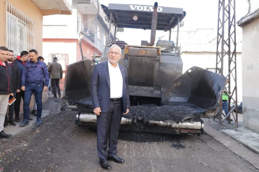 BAŞKAN TOSYALI ASFALT ÇALIŞMALARINI YERİNDE İNCELEDİ