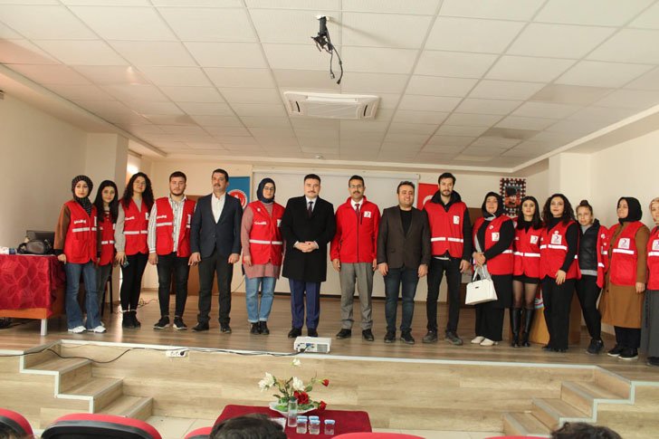Hassa’da Genç Kızılay Oryantasyon Programı