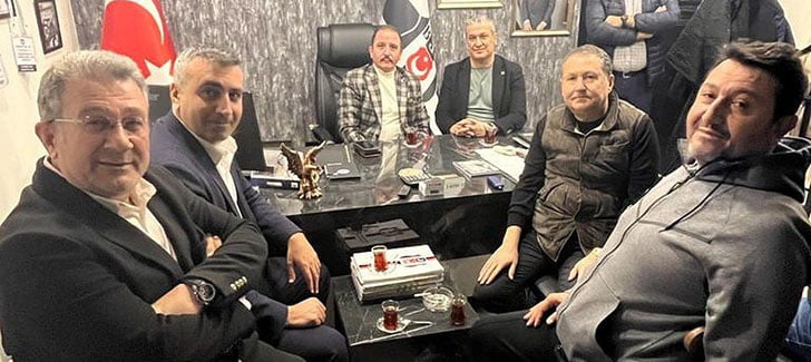 Tüm Renkler Kartalın Kanatları Altında Toplandı