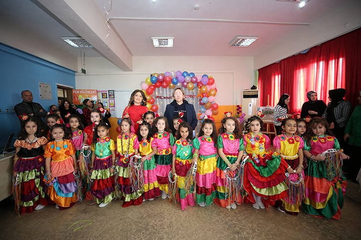 Denizciler Mustafa Kemal İlkokulu 1-B sınıfından okuma bayramı