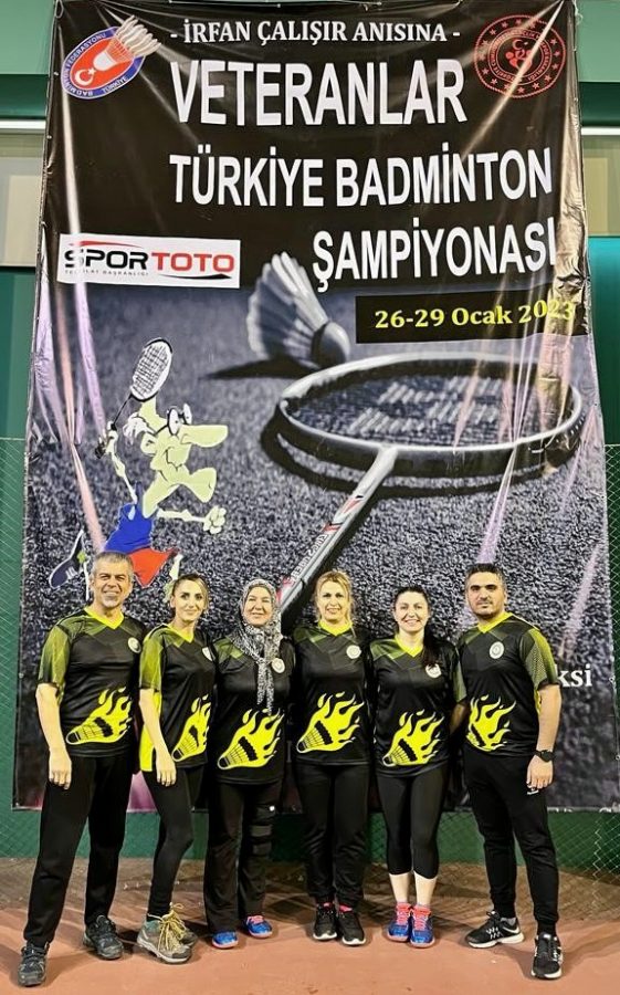 BADMİNTON ŞAMPİYONASINDA HATAY&#8217;I TEMSİL EDEN VETERANLARDAN BÜYÜK BAŞARI