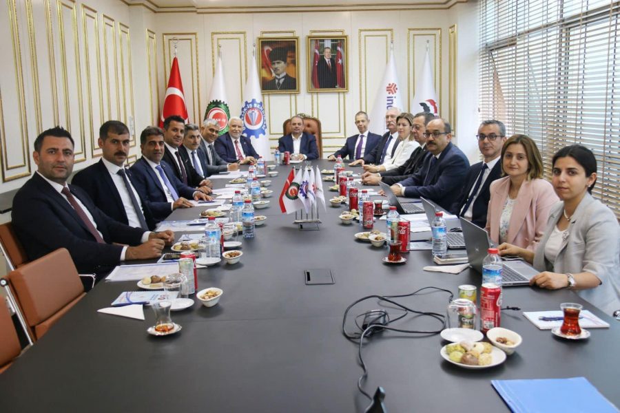 İSDEMİR&#8217;DE İMZALAR ATILDI